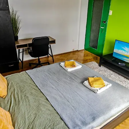 Downtown National Theatre, Square Bucarest