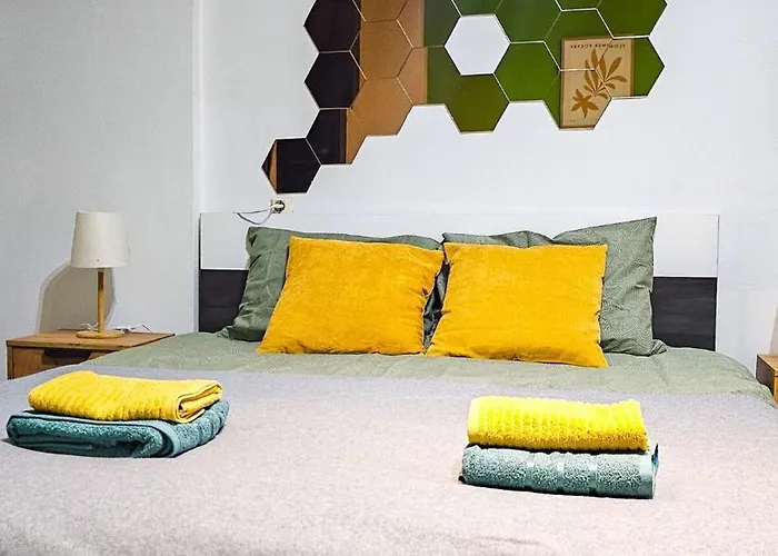 Downtown National Theatre, Square *