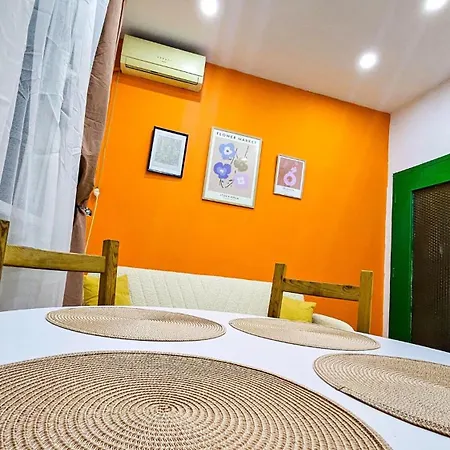 Apartment Downtown National Theatre, Square *