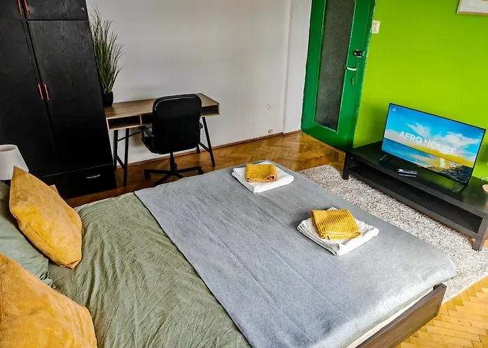 Downtown National Theatre, Square Бухарест